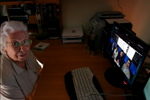 Sr_Chocolat's tweet photo. para no perder la costumbre, hasta mi abuela viendo las finales #KENKRIWORLDS  👍 https://t.co/fC1ezdLJyo