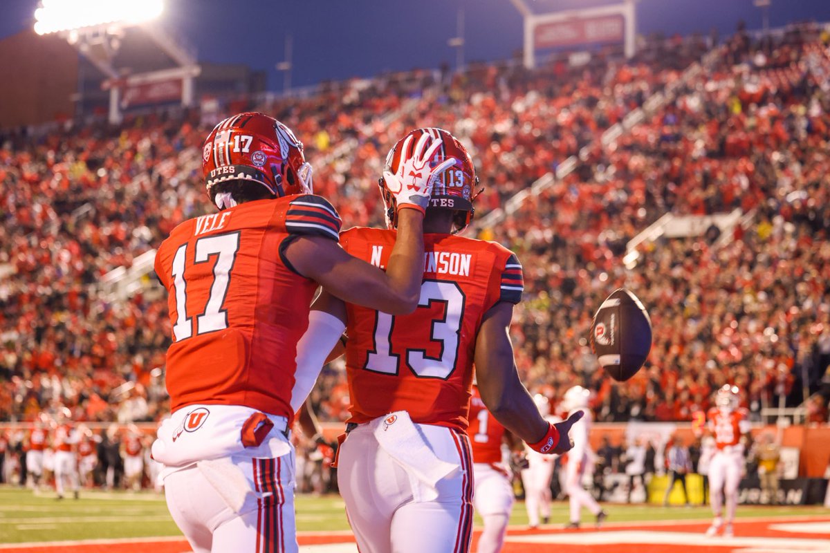 j_gambassi's tweet photo. Some shots from first half of @Utah_Football vs Arizona. @ChronySports @TheChrony https://t.co/iiPzap3GlL