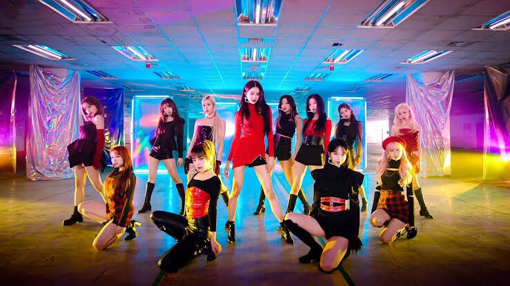 Loki2510's tweet photo. I miss IZ*ONE 😢

#izone https://t.co/SHvgIo6Qjm