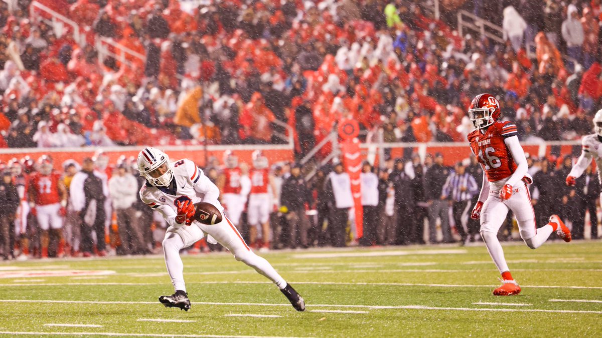 j_gambassi's tweet photo. Some shots from first half of @Utah_Football vs Arizona. @ChronySports @TheChrony https://t.co/LJuITWEloP