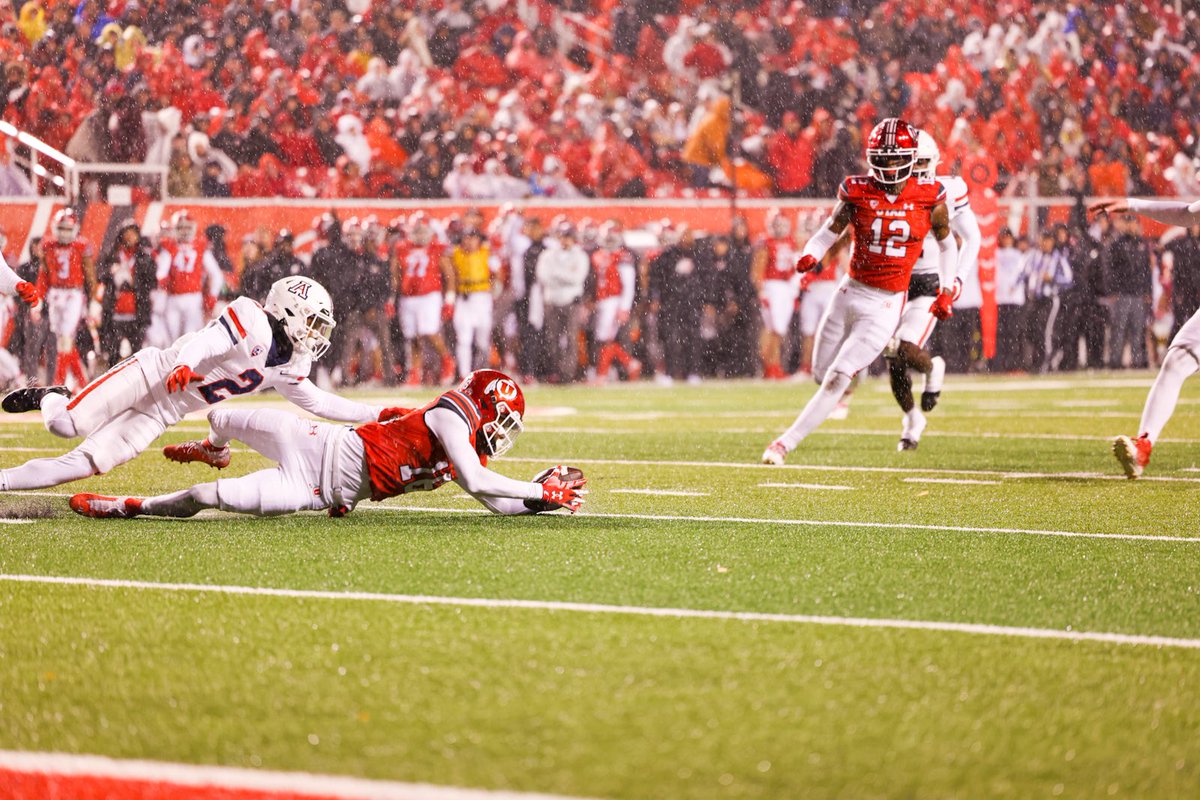 j_gambassi's tweet photo. Some shots from first half of @Utah_Football vs Arizona. @ChronySports @TheChrony https://t.co/LJuITWEloP