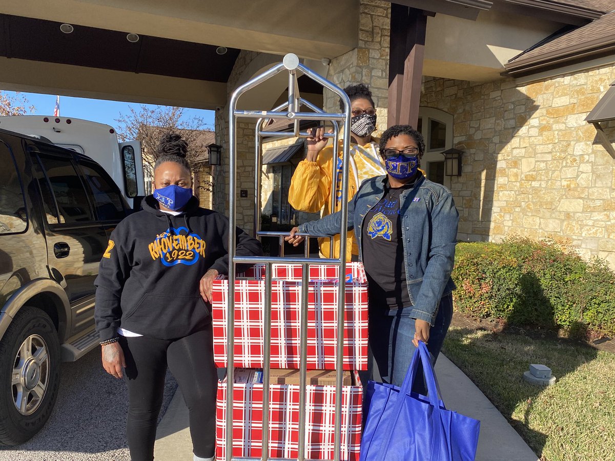 CoburnCori's tweet image. Near (Williamson Co. TX) Far (Belize), wherever we are,  #ΣΓΡ is giving #GreaterService for #GreaterProgress . 💙💛
#SGRho100 #Greater #SGRhoCentennial #SigmaGammaRho