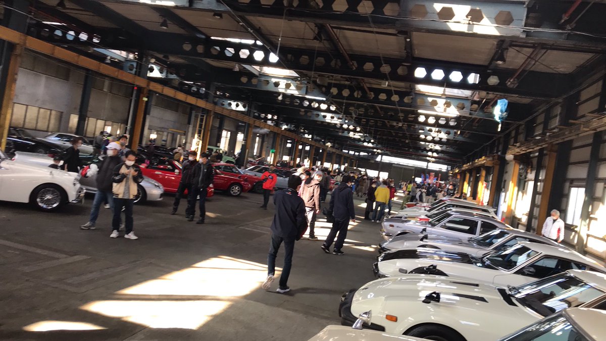 kurumamaru's tweet photo. カーフェスタ諏訪湖。
３年ぶりに開催🚗
#オールドカー
#諏訪
#旧東洋バルブ https://t.co/UTCZ71v25I