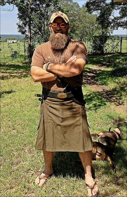 Medvjed's tweet photo. #chlapi #kilty https://t.co/2apQYbz5YE