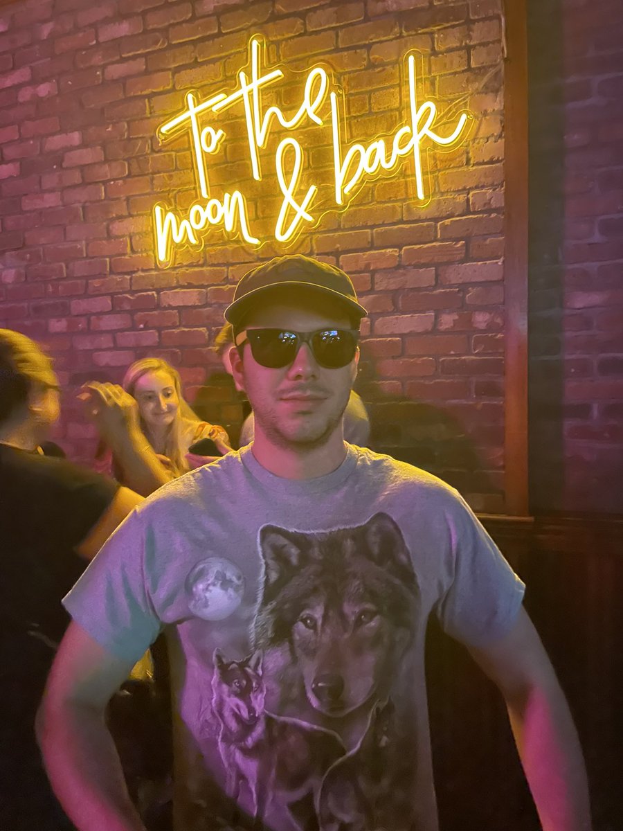 baylitt's tweet photo. #howltv #howlboston https://t.co/wlMAfdYq99