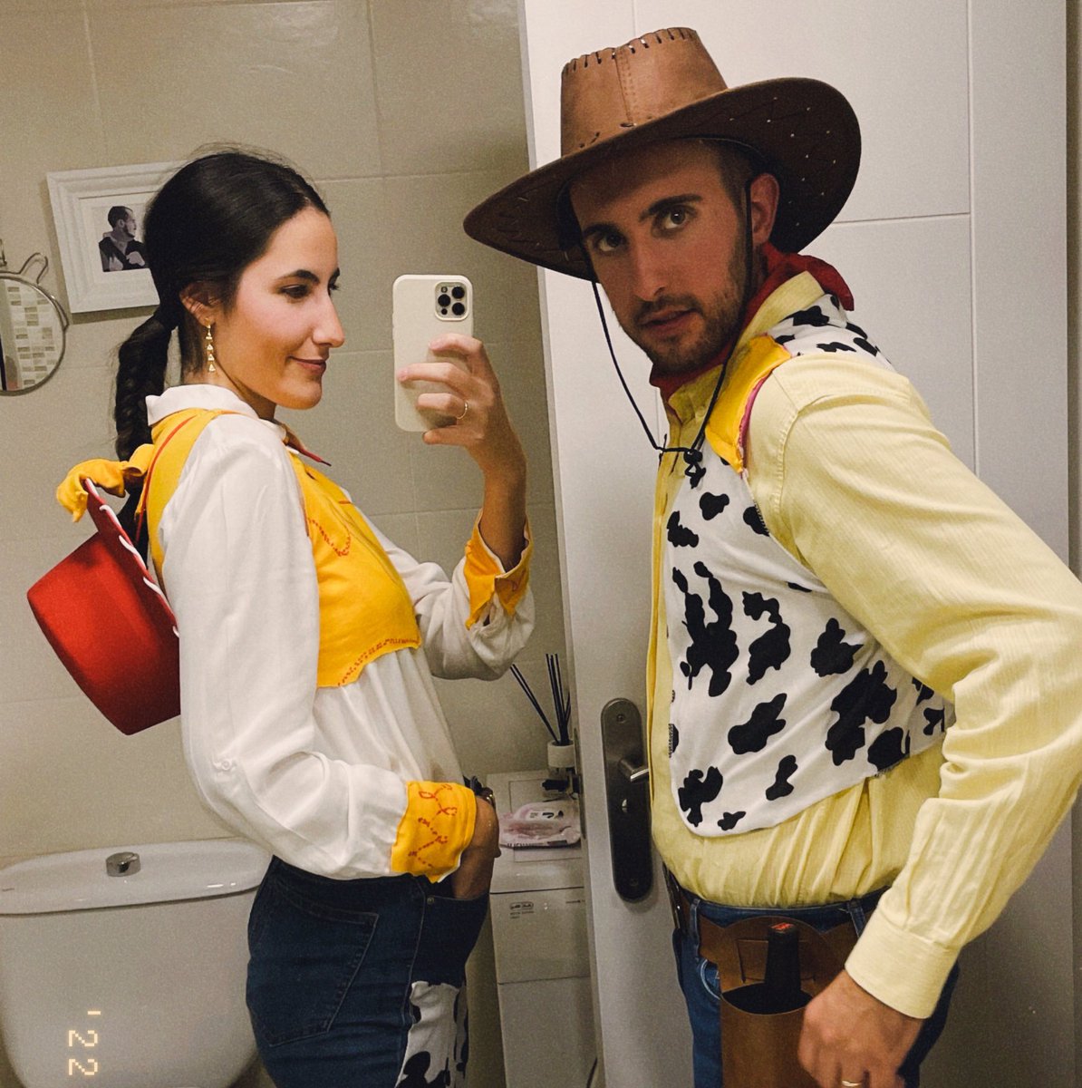 Virlops's tweet photo. Sí a las fiestas de disfraces. Always yes. https://t.co/aJZ6xupKp5
