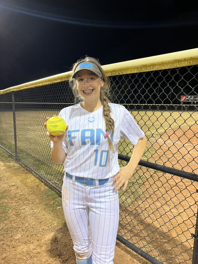 Eva Hurrle with a nice 220 plus BOMB over centerfield.  <a href="/EvaHurrle/">Eva Hurrle '25</a> <a href="/IN_BAMFAM/">Baseball/Fastpitch Academics Midwest</a>