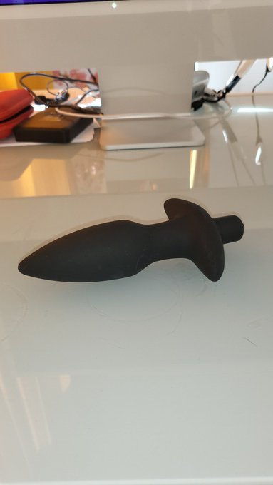 Thank to those of you who tipped me &euro;&euro; to get these 2 amazing toys for my new onlyfans videos https://t