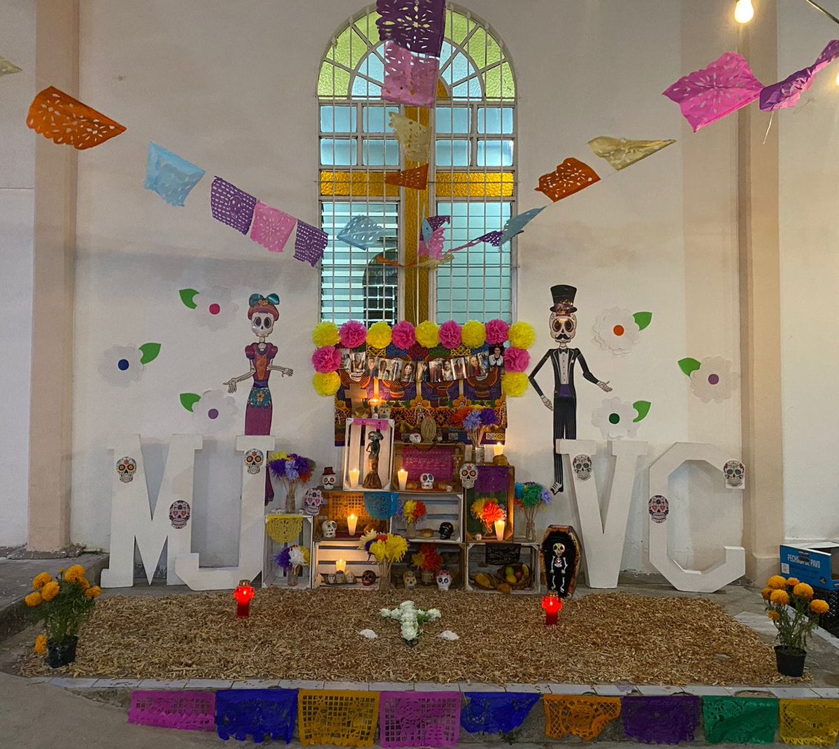 MJVC_cln's tweet photo. En honor a papás fallecidos de nuestros hermanos Jornalistas❤️
Oremos por su eterno descanso🙏🏻🕯️
#MJVC #MJVCcln #oroporla51 https://t.co/vYXkEvphSS