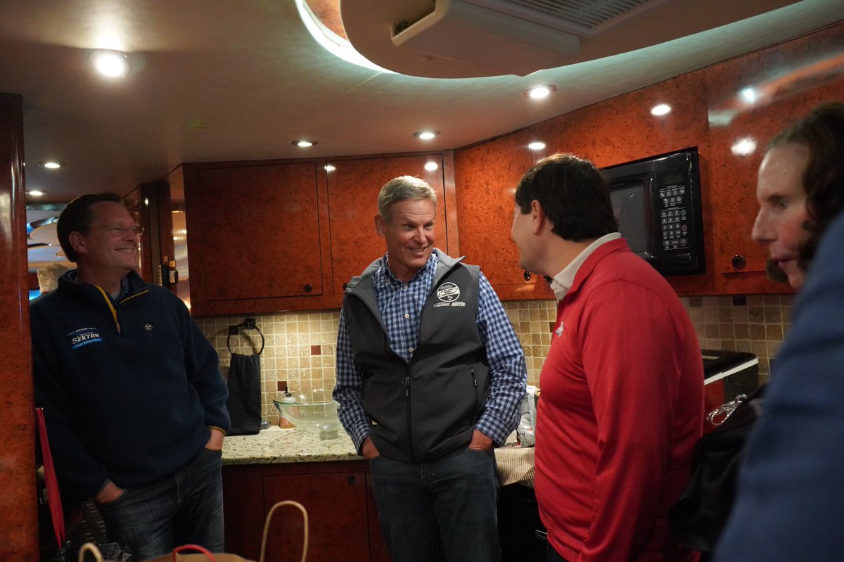 repgillespie's tweet photo. We are blessed in Tennessee to have the leadership of @GovBillLee, @Csexton25, and @ltgovmcnally. It was great to join them this evening for their last stop in West Tennessee for the #TennesseeWorks Bus Tour. https://t.co/pqilyP669j