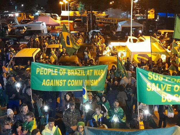 ProtestaMilitar's tweet photo. #Brasil EXCLUSIVA: Una mirada a las protestas en Brasil que rechazan a la #ExtremaIzquierda
Por: MARCOS SCHOTGUES. Fuente: @EpochTimesEs #protestas #Brasil #Internacional #Mundo #Reedición #laProtestaMilitar3 #5Nov2022 https://t.co/W6HKGBDTpN https://t.co/mg4lbsvdTu
