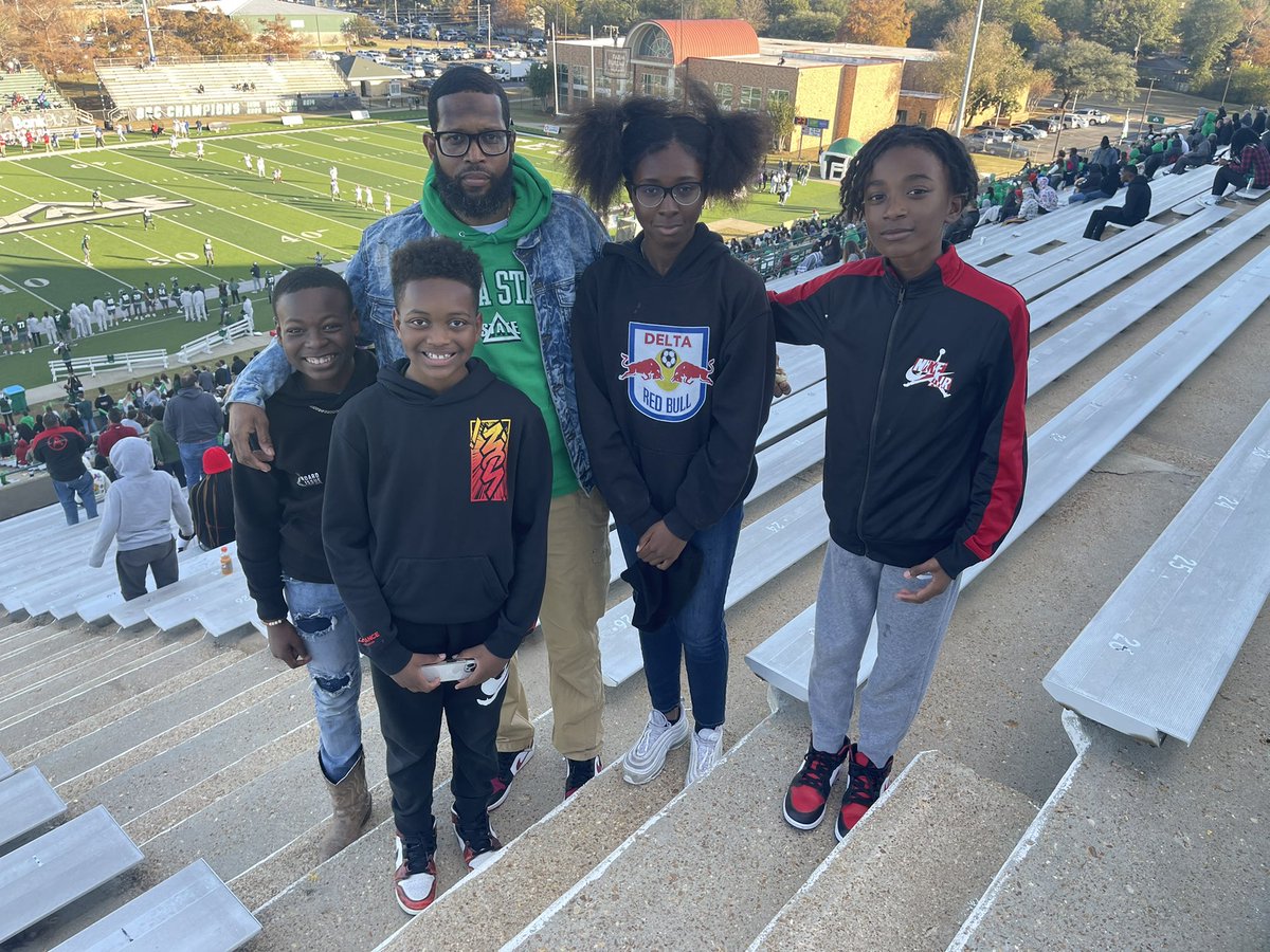 Kierre Rimmer (@kierrerimmer1) on Twitter photo FLY TALK: 🗣FLY Zone enjoyed the Delta State University homecoming 🏈 game‼️ 🫡 to <a href="/forthebillions/">For the billions</a> for the love/energy‼️
#FLYzone #ForeverLiftingYouth #DeltaStateUniversityHomecoming #flypics #abSALUTEly #salutemewhenuseeme #salute #flytalk FLY TALK: 🗣FLY Zone enjoyed the Delta State University homecoming 🏈 game‼️ 🫡 to <a href="/forthebillions/">For the billions</a> for the love/energy‼️
#FLYzone #ForeverLiftingYouth #DeltaStateUniversityHomecoming #flypics #abSALUTEly #salutemewhenuseeme #salute #flytalk