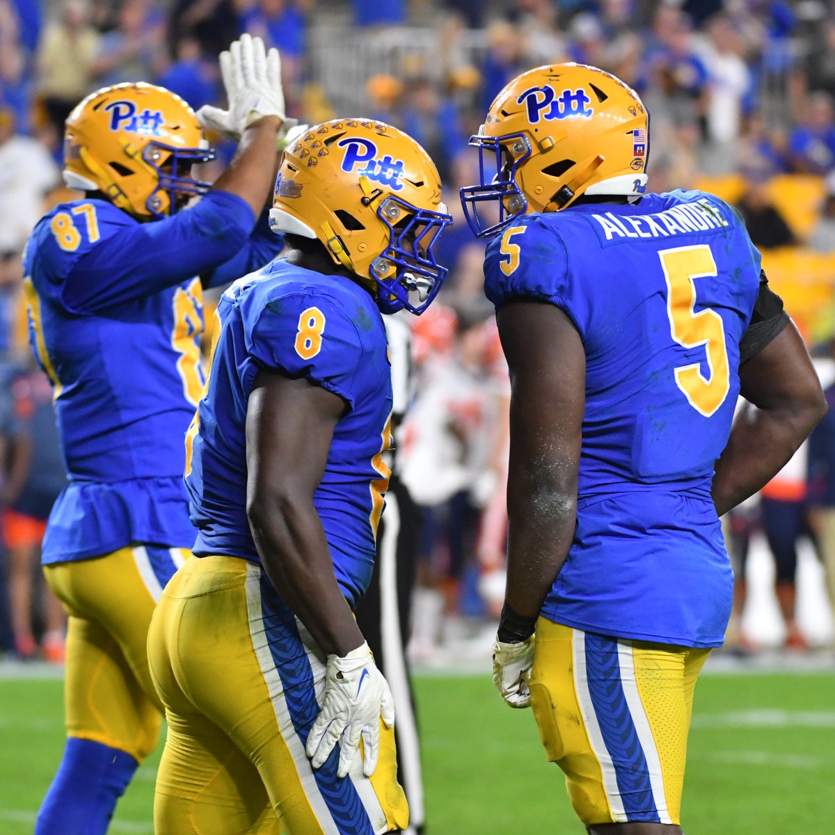 Pitt_FB's tweet photo. We won the trenches today 💪

Pitt » 161 rushing yards, 6 sacks

Syracuse » 25 rushing yards, 1 sack

#H2P » #WeNotMe https://t.co/TM0XbCOUo3