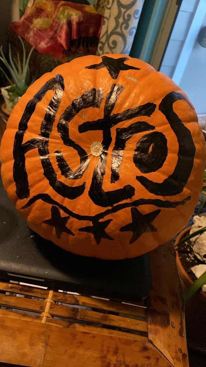 mjhAustin's tweet photo. Reuse from Halloween to the World Series⚾️2022 GO ASTROS!!!! https://t.co/DM13EUcKMh