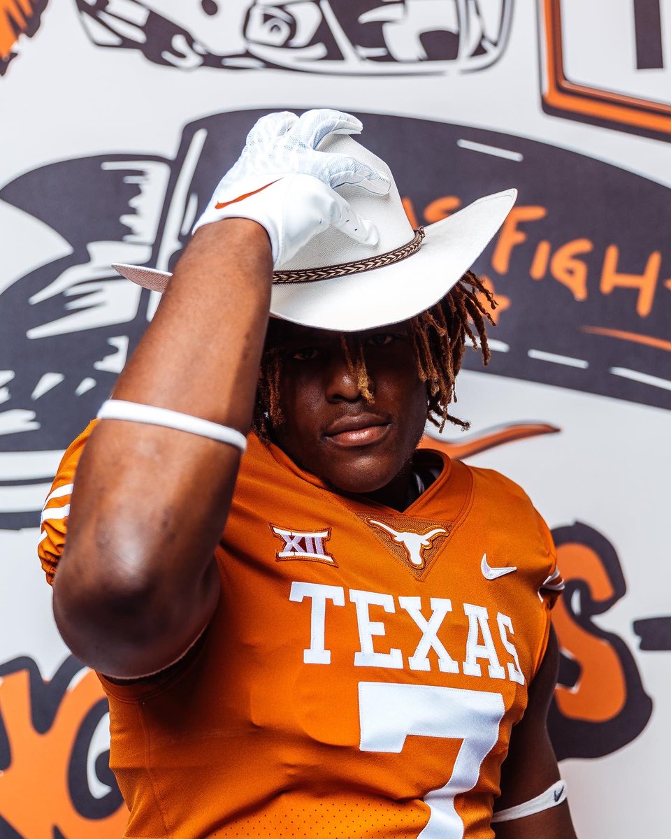 iamej7x's tweet photo. 🤘🏽🤘🏽@TexasFootball https://t.co/rk1RFHUhDu