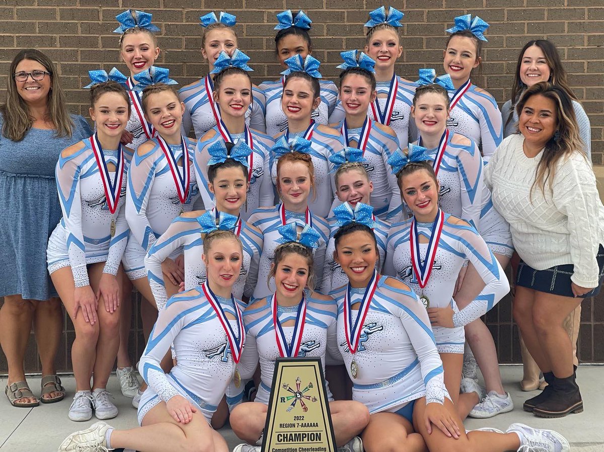 DiannaW23914060's tweet image. @PopeCheer wins Region 7 6A 🎉