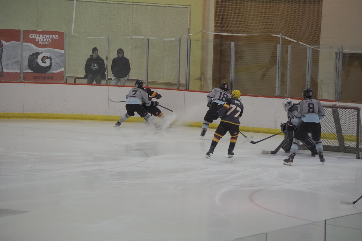 Wyo4News's tweet photo. #ice 
Round 2 of RS Prospectors taking on the Rogue Valley Royals is tonight at the Rock Springs Rec Center.  One more chance to catch the action tomorrow morning at 10:30am
@RSprospectors https://t.co/WU5cj0RP4I