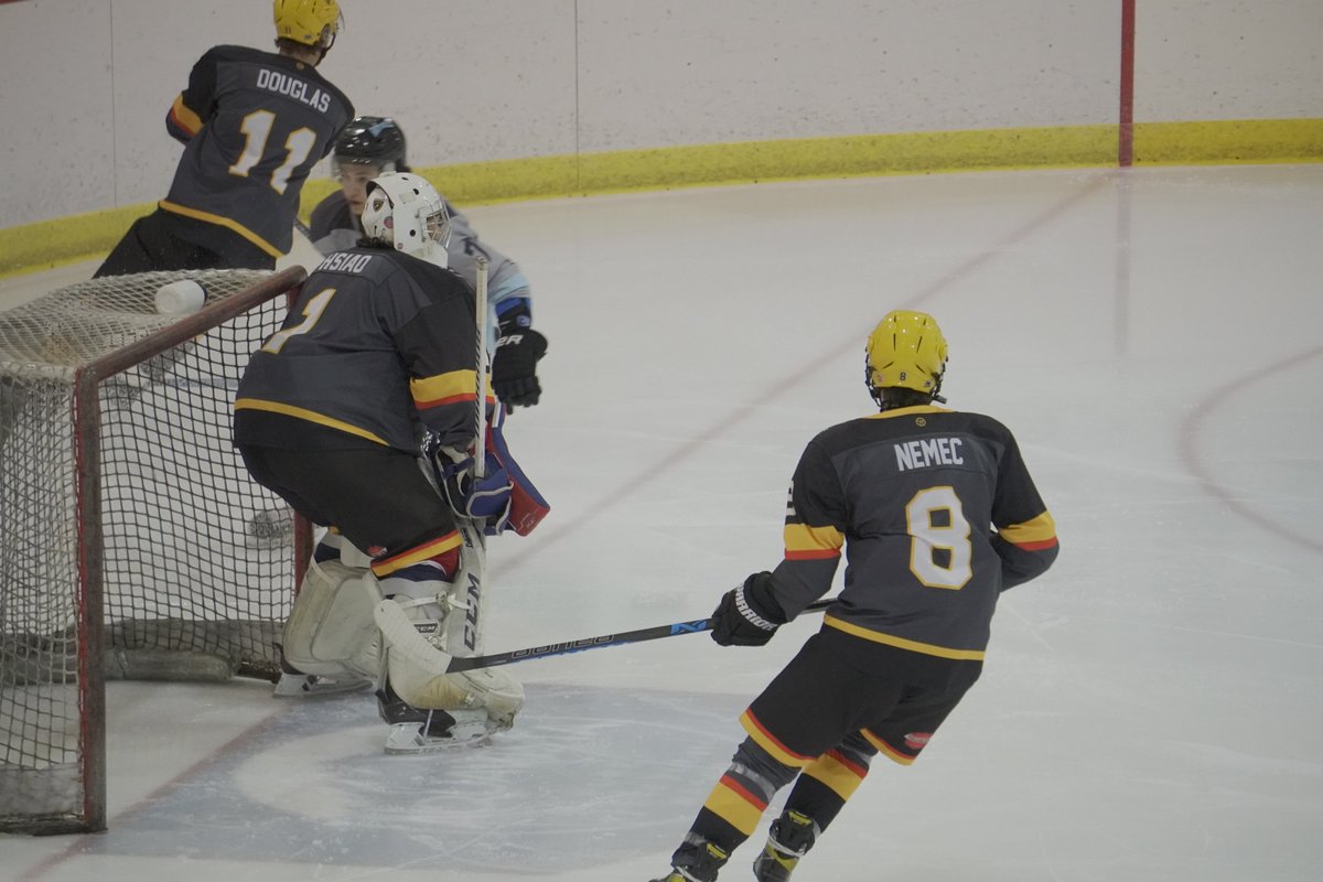 Wyo4News's tweet photo. #ice 
Round 2 of RS Prospectors taking on the Rogue Valley Royals is tonight at the Rock Springs Rec Center.  One more chance to catch the action tomorrow morning at 10:30am
@RSprospectors https://t.co/WU5cj0RP4I
