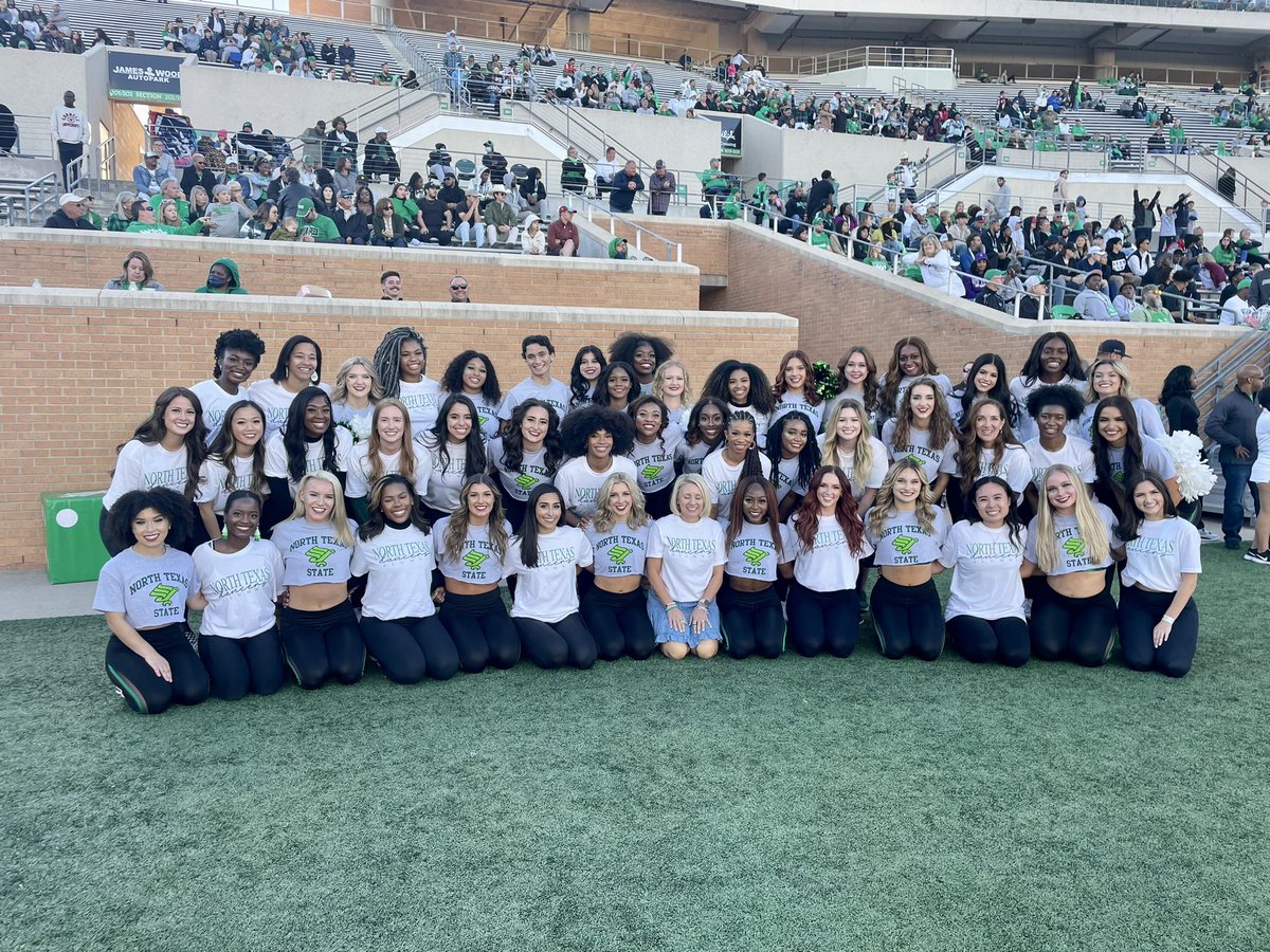 ntxdancers's tweet photo. A homecoming game to remember! 💚

#ntxdancers #alumni #untspirit https://t.co/z7M103JQsn