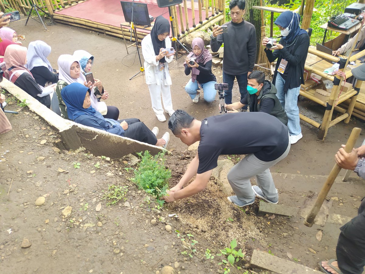 Media Parahyangan tweet media