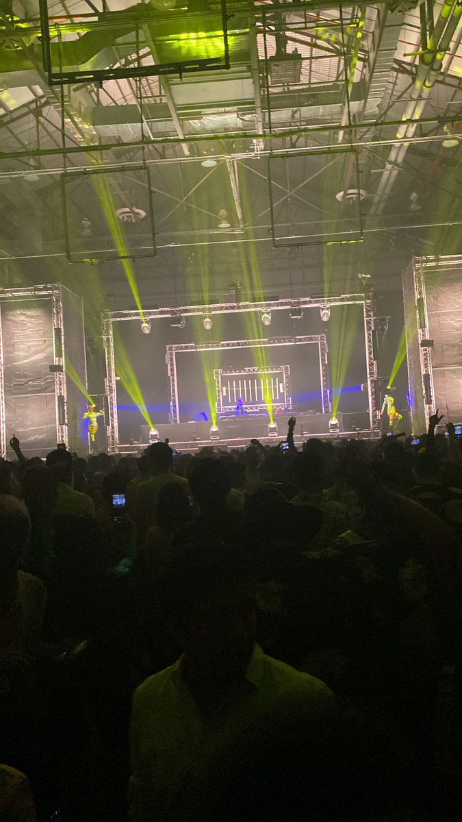 Alguien en el beyond Wonderland? RT