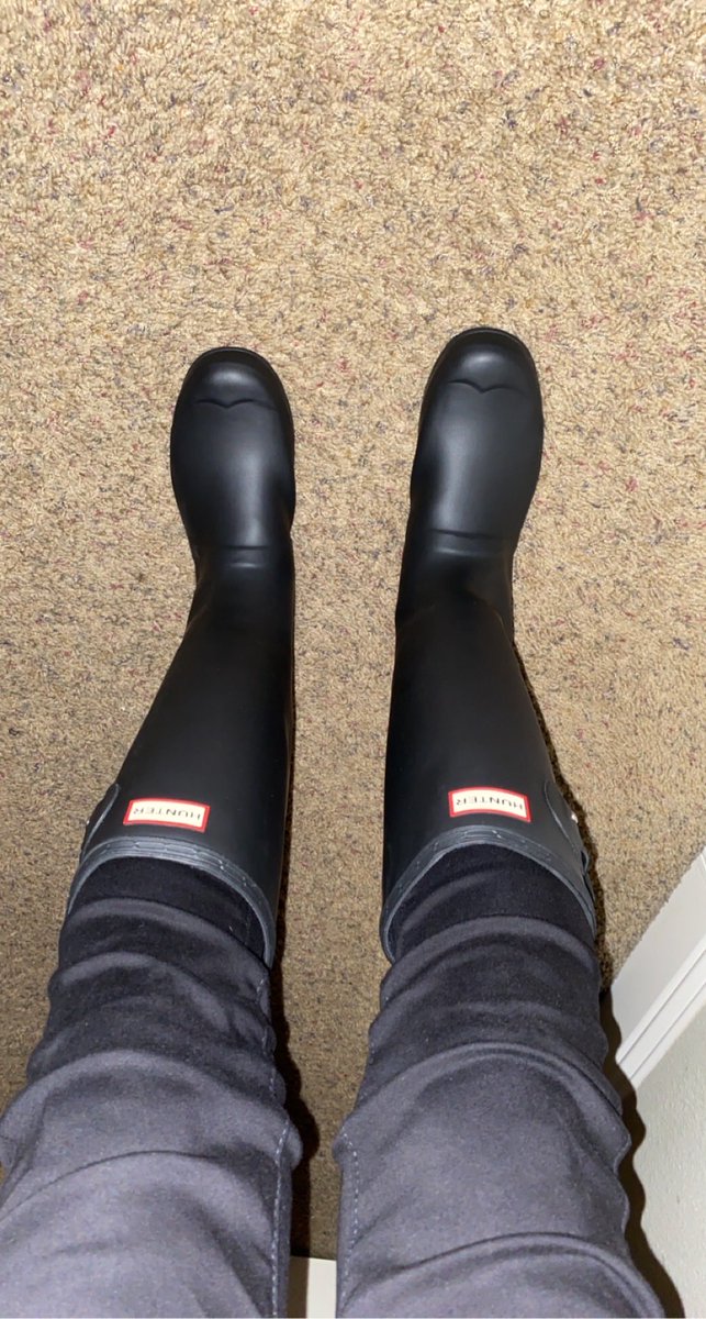 loveboots762's tweet photo. Rainy weather calls for rain boots #HunterBoots #RainBoots #Wellies #WellyWeekend https://t.co/qFYpQWFbEb