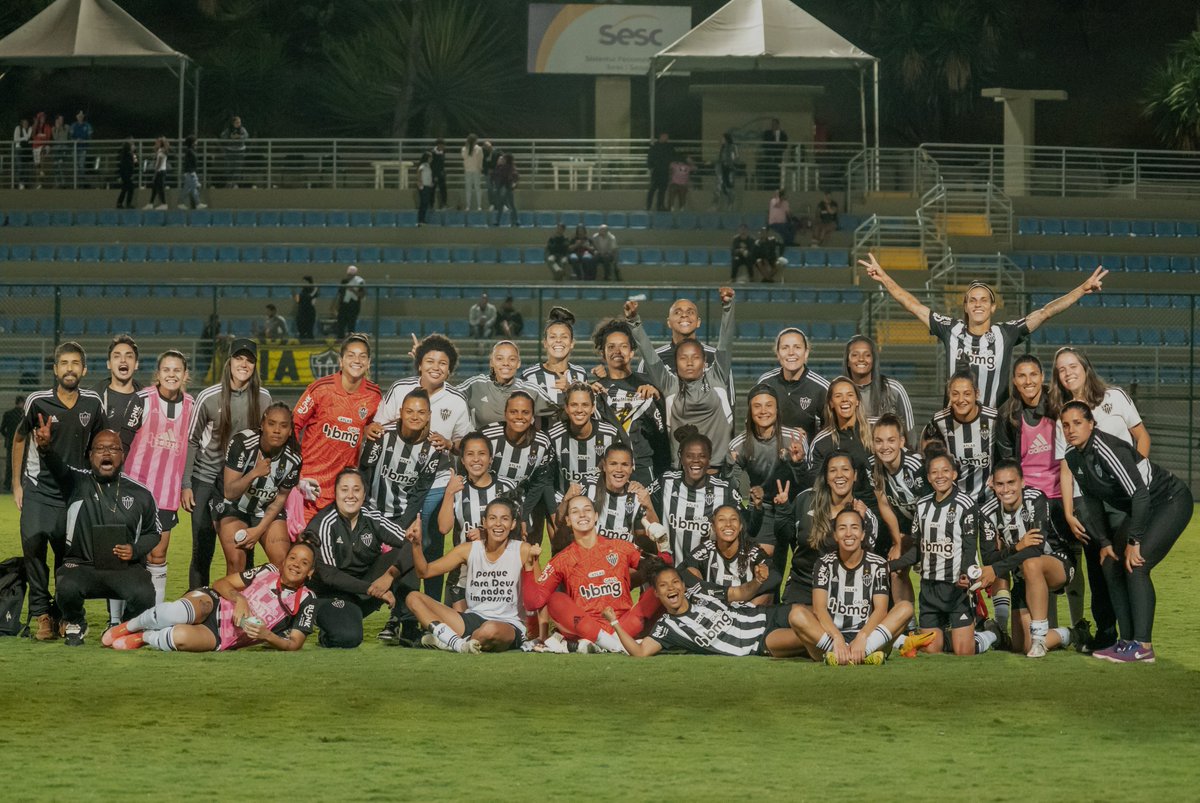 GaloFFeminino's tweet photo. AQUI É GALO, P*##@! 🐔💪

📸: Dani Veiga https://t.co/AJIdsA1v3i