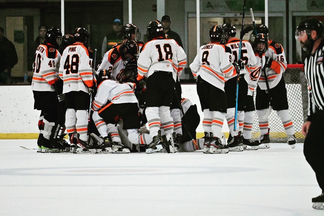 ameshockey's tweet photo. How ’bout them Clones! Varsity defeats the Des Moines Capitals 4-3 in a shootout! Graff Linder with the hat trick! https://t.co/6lTF3Mzv7p