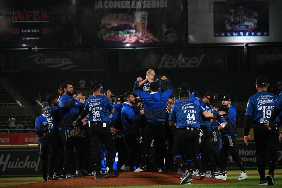 yaquis_oficial's tweet photo. HISTÓRICO! JAVIER ARTURO LÓPEZ 🔝 [no caption needed] #PuroYaquis 🏹 https://t.co/qe5XhxcYWQ