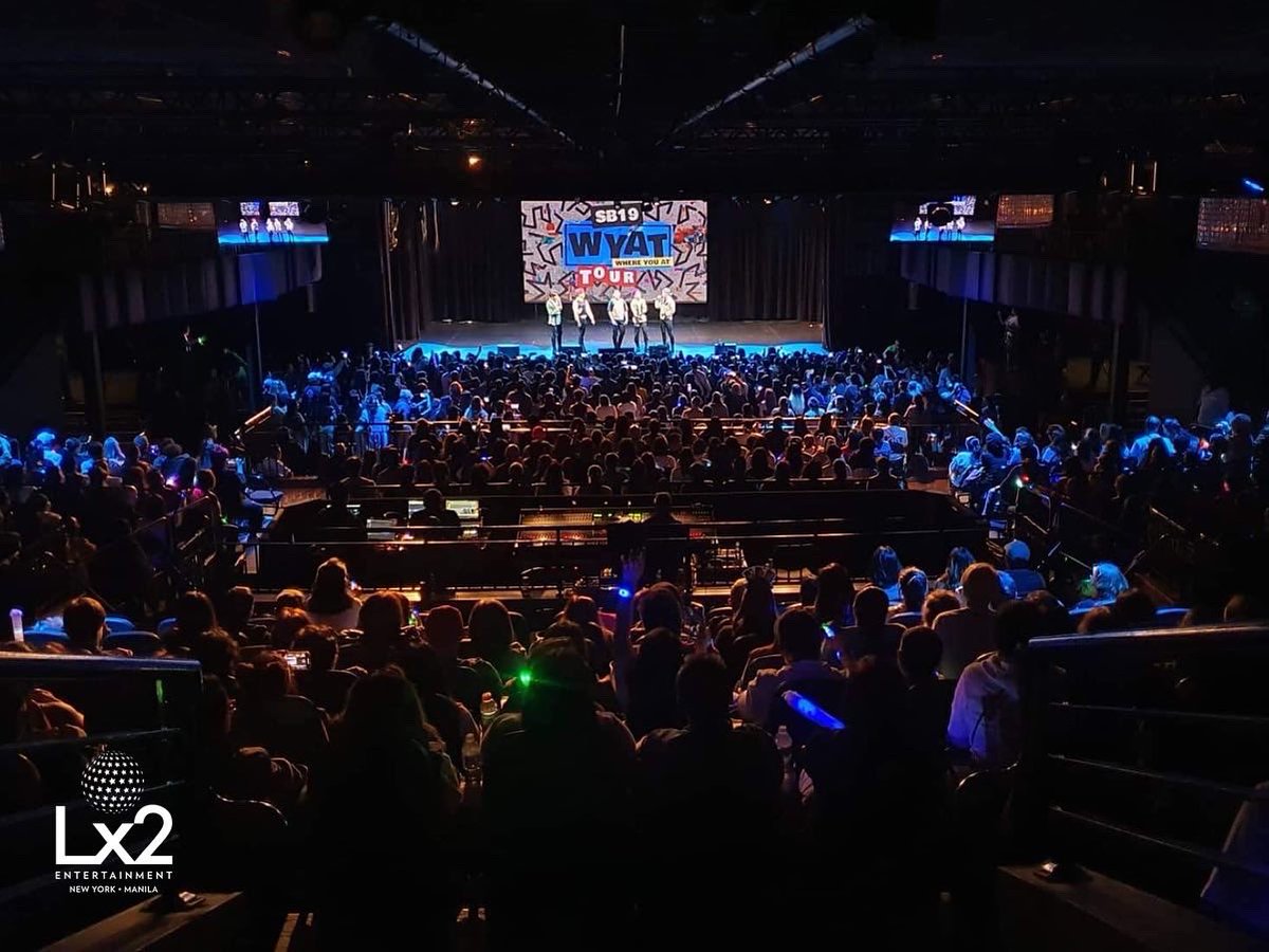 Lx2Ent's tweet photo. The crowd feeling the presence and falling over the performances of @SB19Official in New York.

#SB19 #WYATTourNY #Lx2Entertainment https://t.co/2NU1mQB8Gf