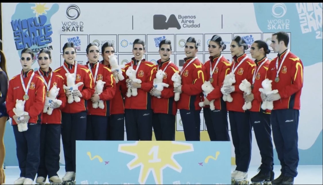 CPATona's tweet photo. El @CPATona es Campió del món de show petit al WORLD STAKE GAMES d’Argentina !!! Moltes gracies per la vostra ajuda @tona_aj @AjuntamentOlost @ajaiguafreda @hockeymania_es @el9nou @RevistaMesOsona https://t.co/vU4sFITszU