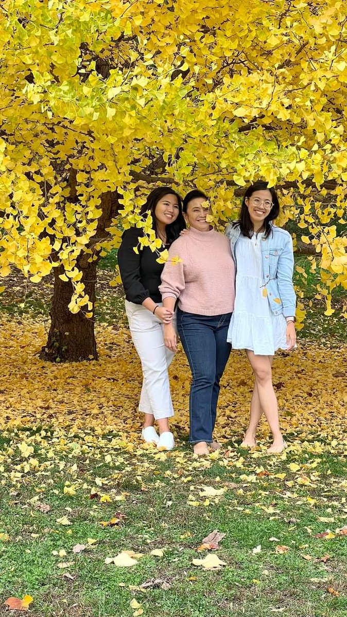alwaysleonor's tweet photo. Prof Aika in their hearts 💕 https://t.co/dgJXhyuKo5