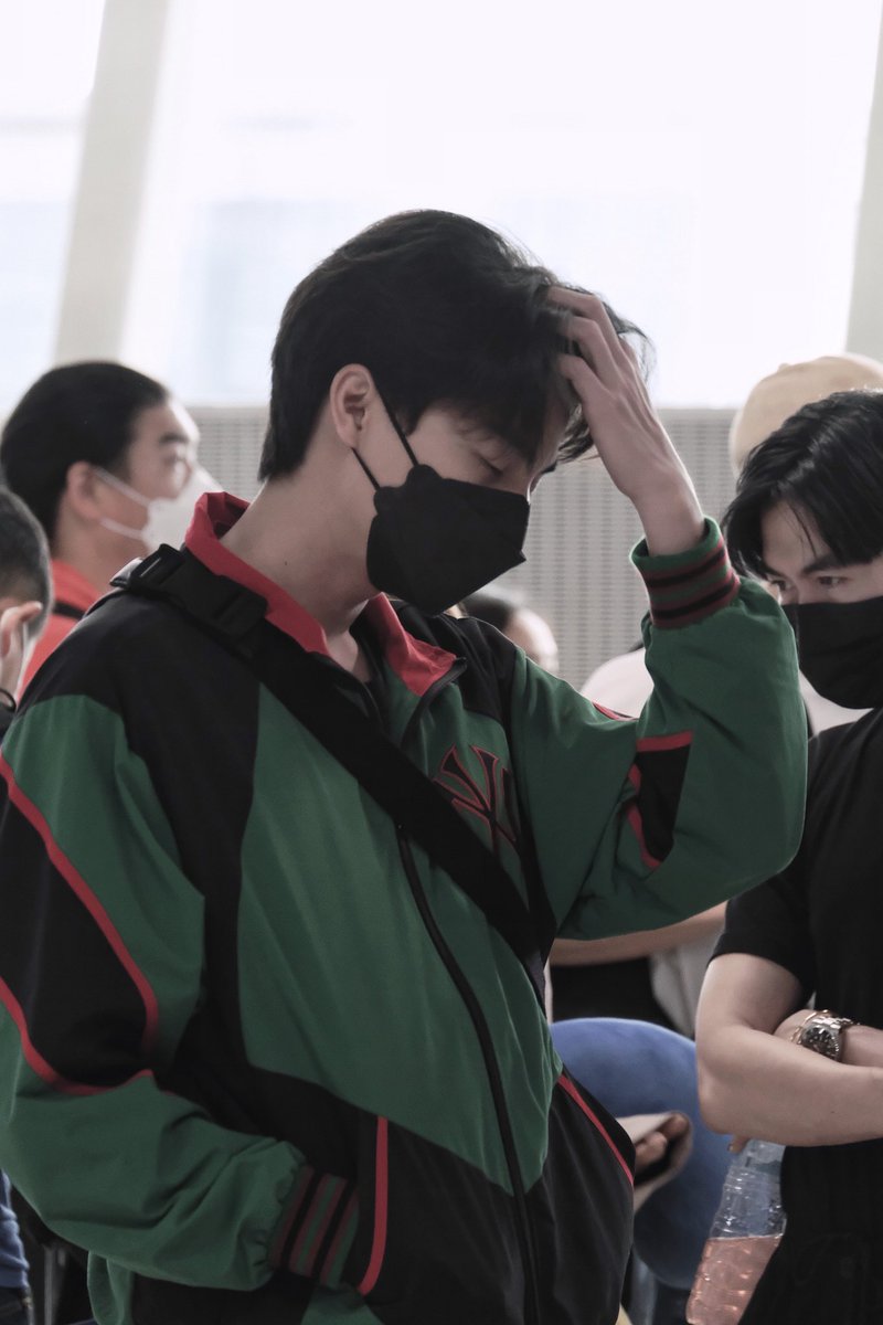 TrendforGulf's tweet photo. โอ้โหๆๆ..เสยผมทีกร้าวใจมาก🤩

#VIFxกลัฟหยิ่นอินเชียงใหม่
GULF GO TO CHIANGMAI
#กลัฟโกทูเจียงใหม่เจ้า
@gulfkanawut 
#GulfKanawut 
#กลัฟคณาวุฒิ

ขออนุญาตเจ้าของรูปนะคะ🙏😊 https://t.co/4yx5KDFej8