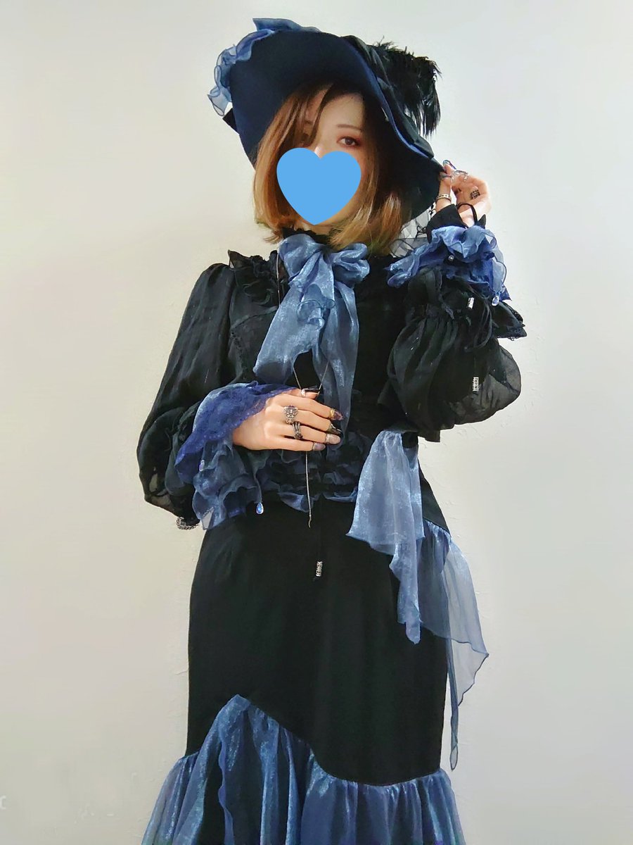 kinoharui_LILAC's tweet photo. 昨日のお洋服！マーメイドスカート好きー💙💜

トップス #ozzon 様
スカート＆コルセット＆お袖留め＆リボン＆お帽子 #NeoLudwig 様
バッグ #llimboussole 様（#バルドゥリスト）
アクセ #飴屋 様（#飴屋のネイルリング） #DEALDESIGN 様 #oddman 様 #PhantomJewelry 様 #YOSHiKOCREATiON 様 https://t.co/bKCRc1xSL8