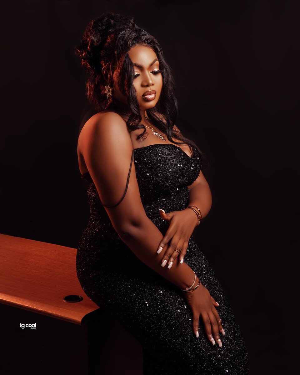 diva_tossy's tweet photo. Happy Birthday Queen🥰❤️. The Lord is just getting started with you 🥰💗 https://t.co/dFDFv2XLLK