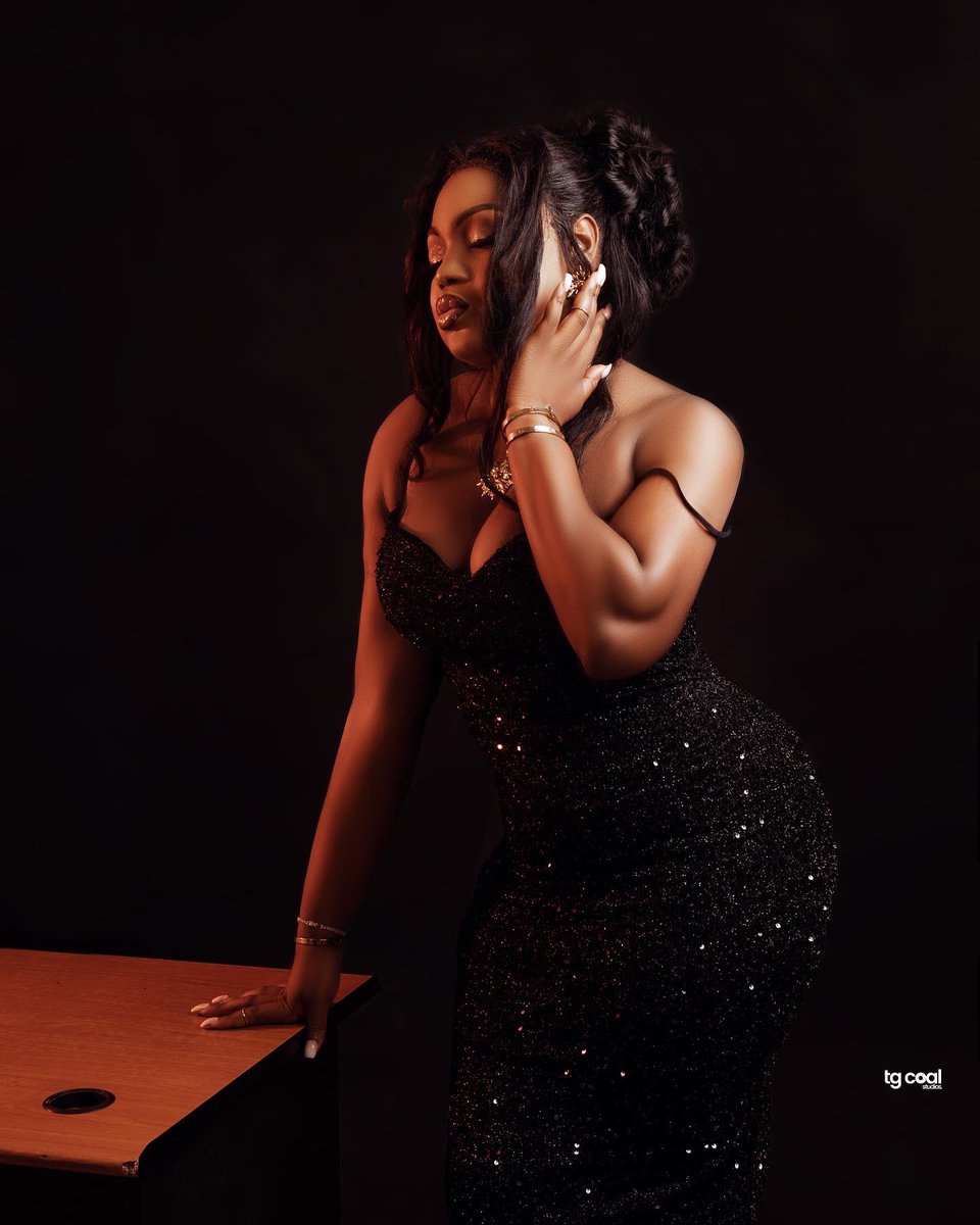 diva_tossy's tweet photo. Happy Birthday Queen🥰❤️. The Lord is just getting started with you 🥰💗 https://t.co/dFDFv2XLLK