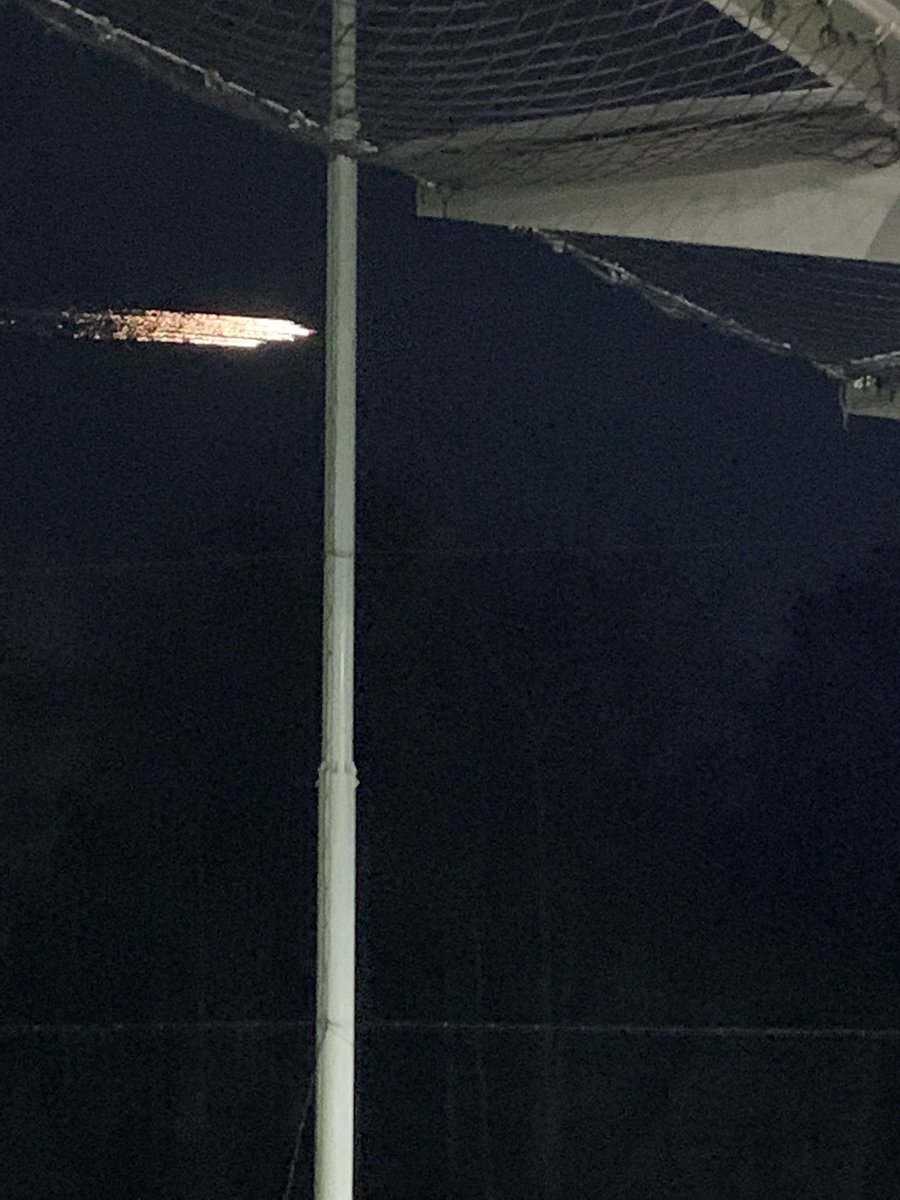 OnTheMoon365's tweet image. To any #pilot on #twitter I saw this while at #driveshack tonight in #RaleighNC?? Is this normal for any type of #aircraft or is this not a good sign at all? #RDU #RDUAirport #Airplane