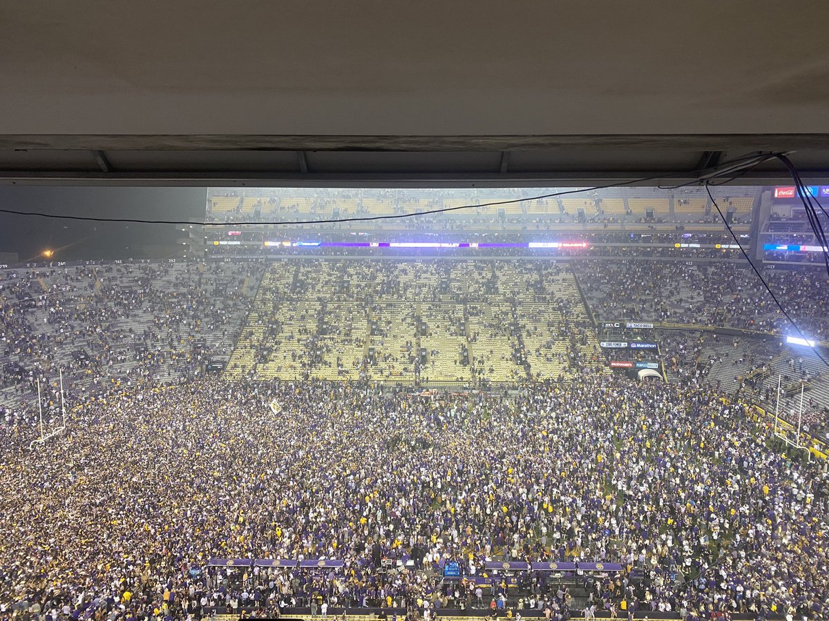 Enjoy it fans!  Enjoy every second!  #HeyNow