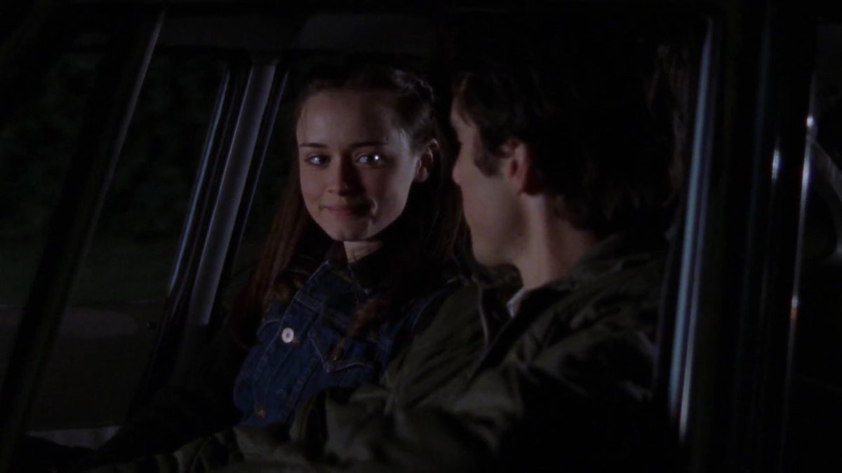 rorysjoey's tweet photo. goodnight just jess and rory looking at each other like that in s2 and s6 🥺 https://t.co/bq5Chlappt