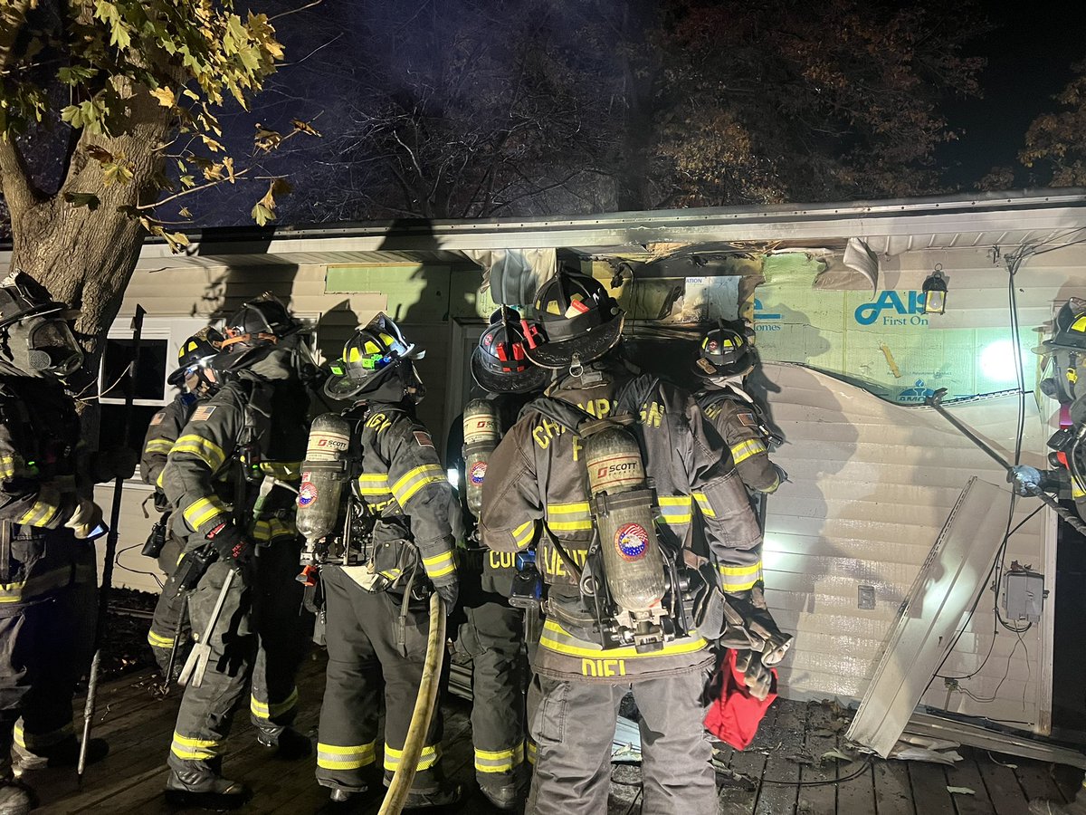 ChampaignFire's tweet photo. Champaign Fire had a fire earlier this evening at 1405 S Mattis that was quickly &amp; professionally extinguished with no injuries. #ISOClass1 https://t.co/oNHz3lwwvC