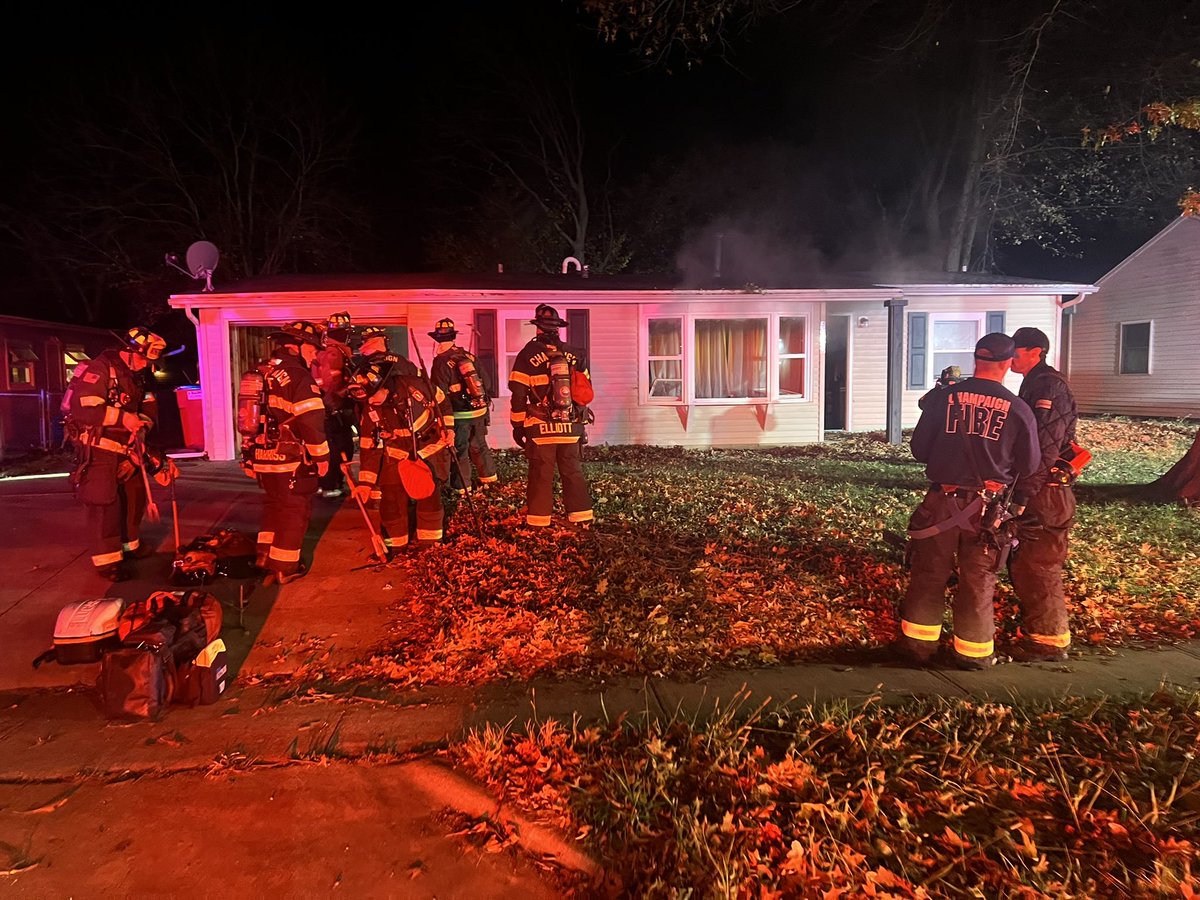 ChampaignFire's tweet photo. Champaign Fire had a fire earlier this evening at 1405 S Mattis that was quickly &amp; professionally extinguished with no injuries. #ISOClass1 https://t.co/oNHz3lwwvC