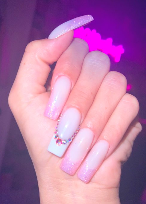 Pretty Princess Nails 💅🏽 https://t.co/TeBb4lCIPg<a href="/tag/portland"class="tags"><span>#portland</span></a>