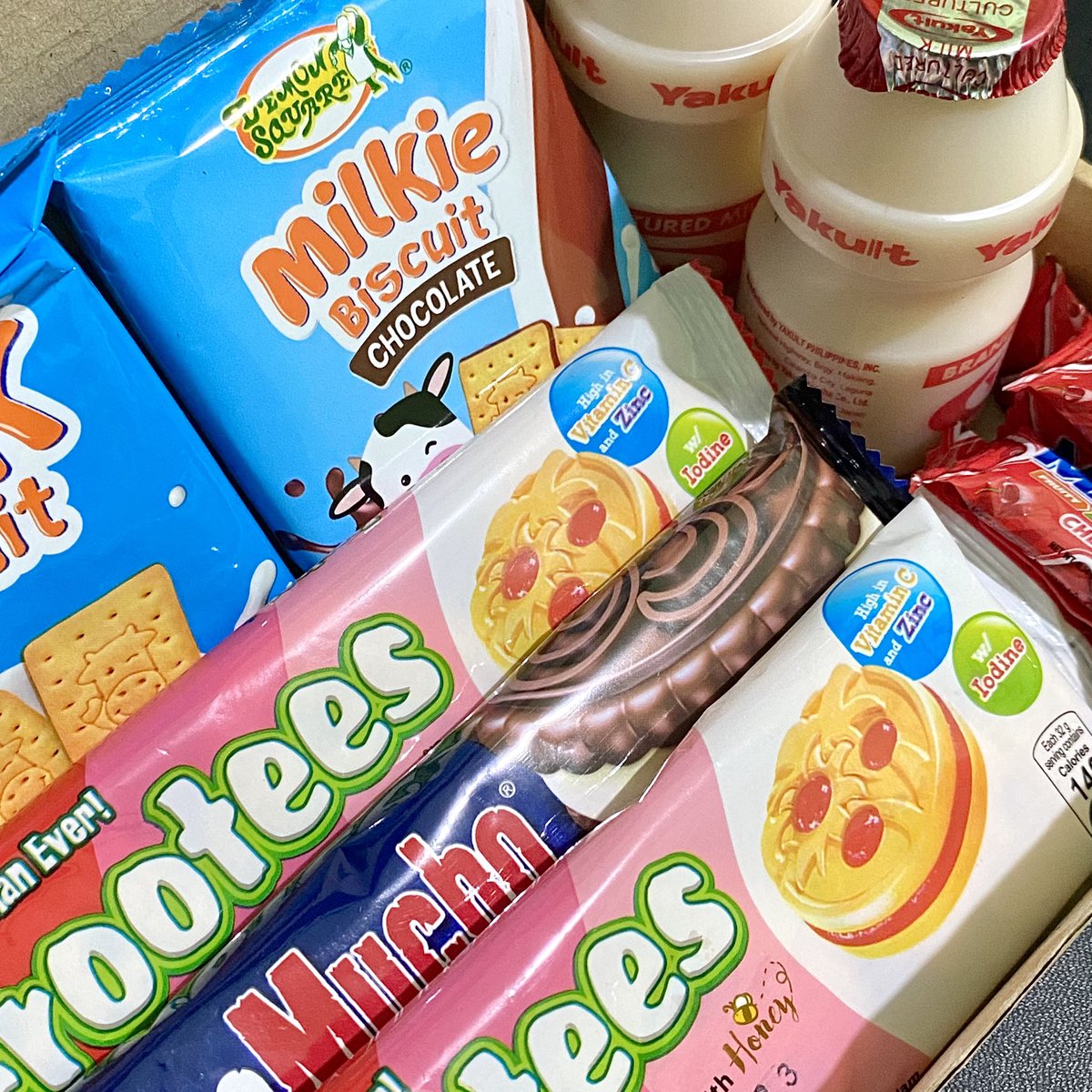 hoonoopy's tweet photo. [ happy mail ! 📦 ]

hi fren, the free care package arrived safely, thank you vv much for this ! i had fun w ur guessing game &amp; loved all the snacks ! till our next ! 🫂 

— @sssolenee : #sssolproofs .ᐟ https://t.co/GOgFZxd2rR
