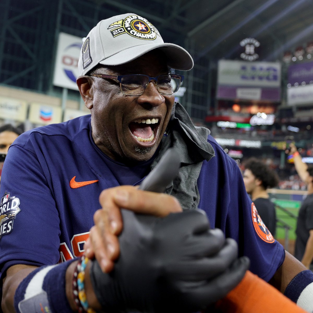 defendernetwork's tweet photo. Houston, we did it AGAIN!!!!
🎉🤘🏾🎉🤘🏾🎉🤘🏾🎉🤘🏾🎉
Let’s GO ASTROSSSSSSS!!!!!
Let the party begin!!!!
@astros incredible work, and Dusty this one is for you!!!!
#DefenderNetwork #Astros #Houston
4m