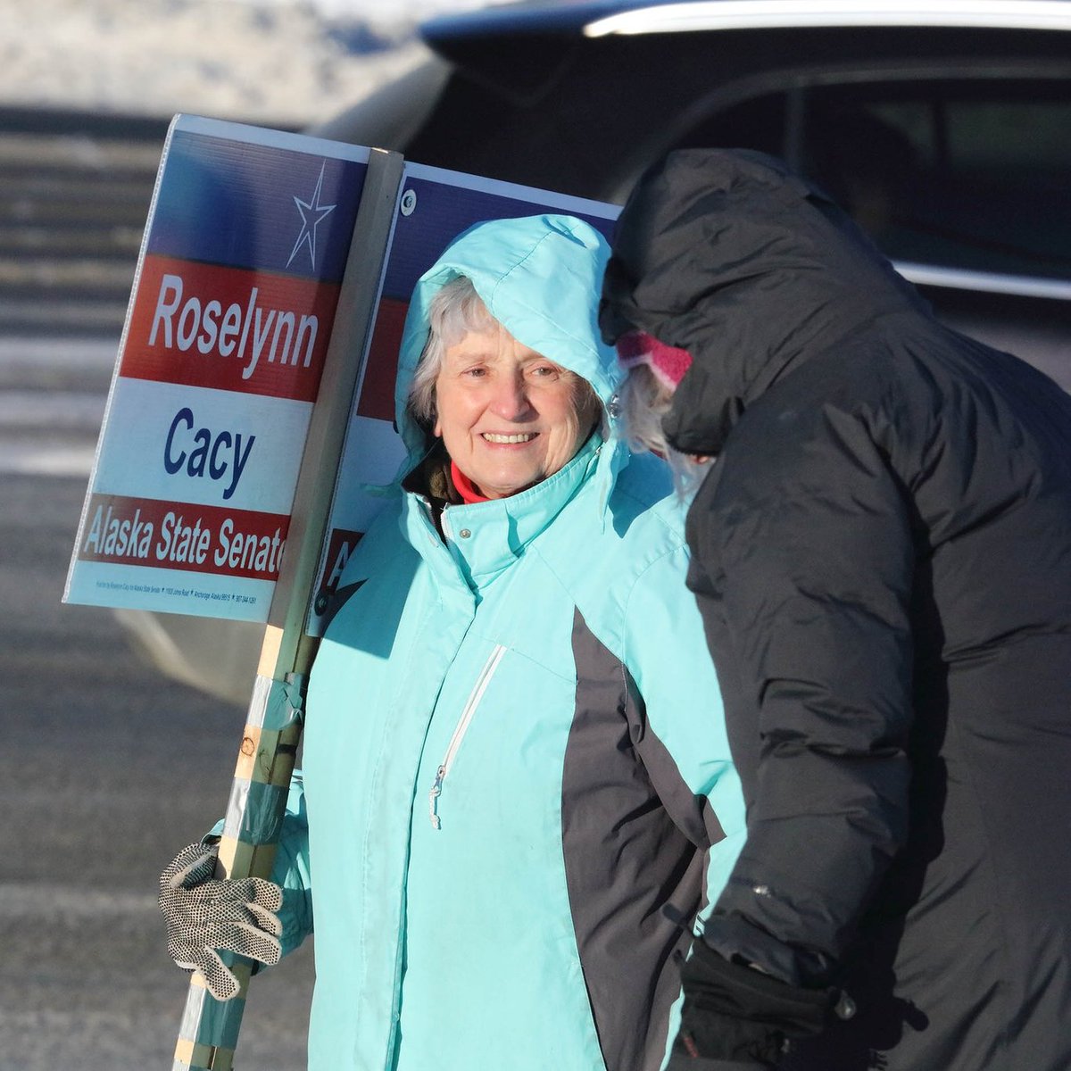 Schaff4Alaskans's tweet photo. We had a lot of horn honking today, which made it a lot more fun as it was freezing out there and very windy. I took some pix anyway for you to enjoy.  Thanks to all the volunteers who showed up. #akelect #akleg https://t.co/LC0qBRFgxO