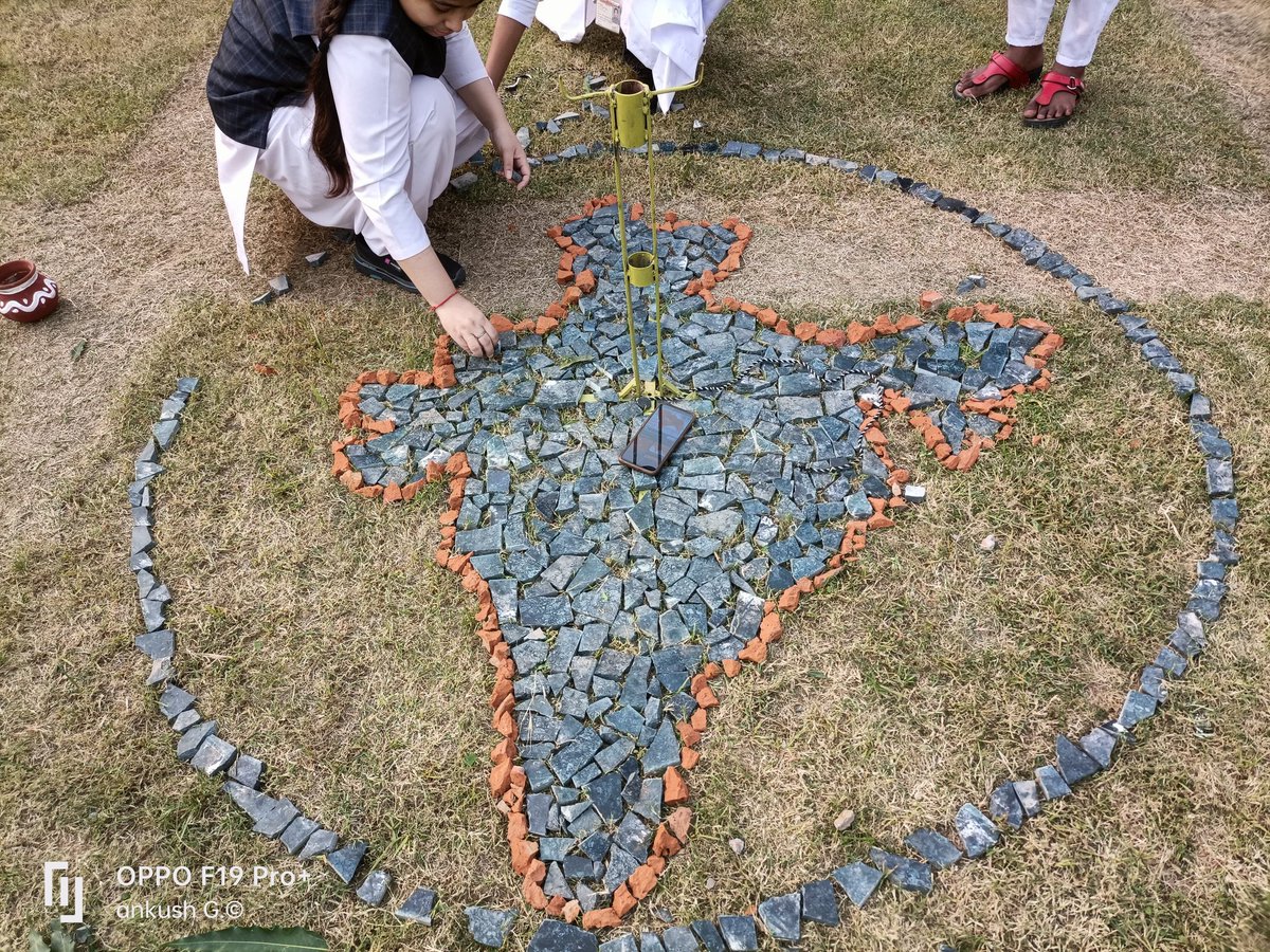 RudraFine's tweet photo. RUDRA INSTITUTE OF TECHNOLOGY MAWANA
FINE ARTS DEPARTMENT
Mosaic Rangoli was made from pieces of stone by the Department of Fine Arts.
Guidance by @GouryanAnkush

@PMOIndia @narendramodi @myogiadityanath @rashtrapatibhvn https://t.co/LeK2yVJoDi