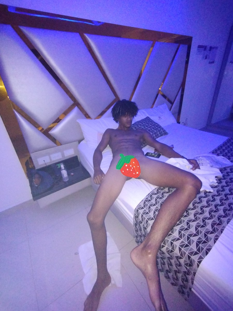 danielcali406's tweet photo. Buenos noches💦 
RT+♥️ Y SUBO SIN EL FRESITA💦🥒🔥🤤 https://t.co/2Afub7hT2T