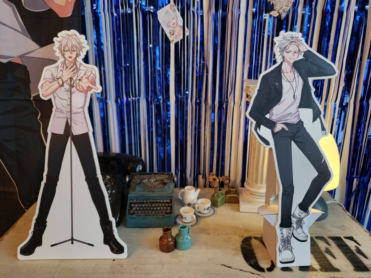 4시30분에 추첨 시작하겠습니다.
선물은 미니등신대 입니다. 2명 뽑겠습니다~