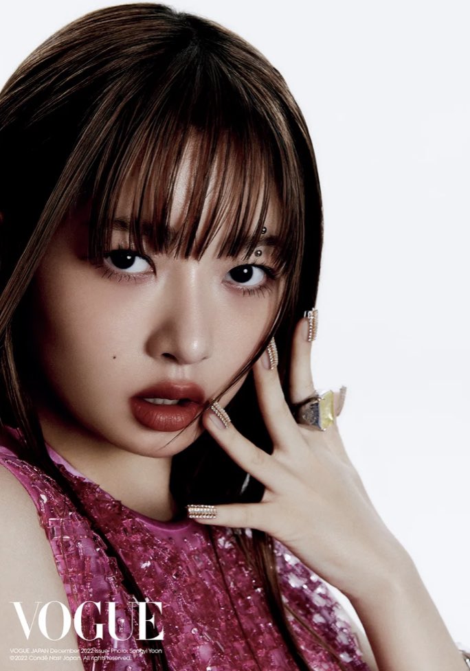 ivesupport_'s tweet photo. Our KongSoonie a year ago and 1 year later 😭

레이와 다이브 영원히 함께
#1YearWithIVEREI
#VOGUEJAPANxREI
@IVEstarship @voguejp https://t.co/Jc08lIoAWF