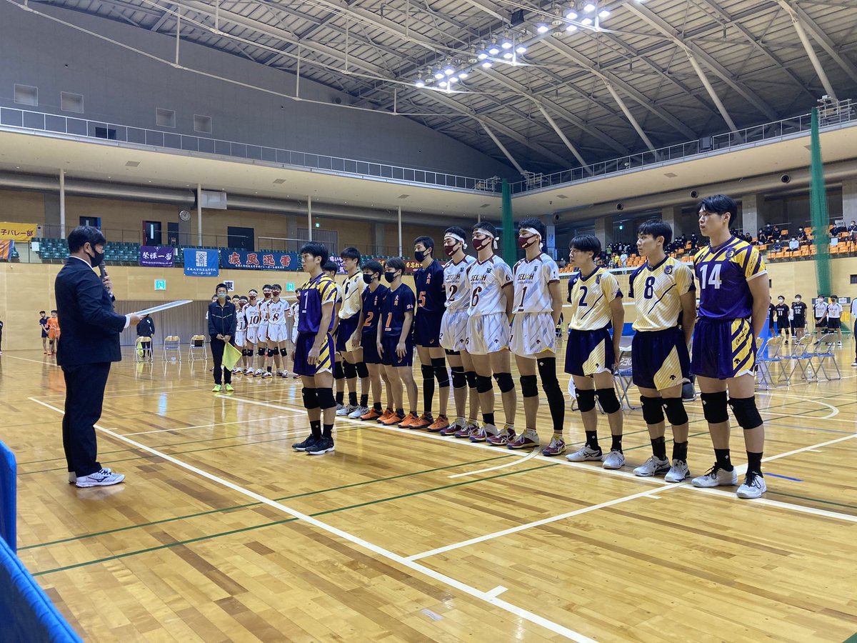 aichivolley_ava's tweet photo. 春高バレー愛知県大会1日目に「とちぎ国体少年男子準優勝」愛知選抜の表彰を行いました🎉

https://t.co/a5EpNObgLV https://t.co/IFHpfkRka3